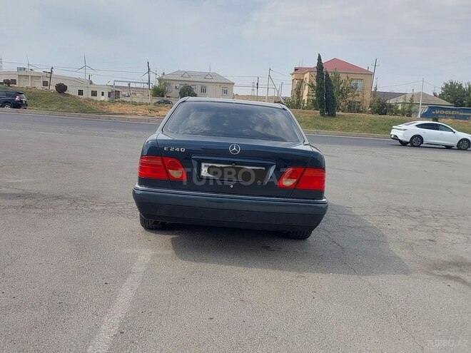 Mercedes E 240 1998, 256,043 km - 2.4 l - Bakı