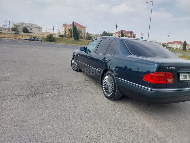 Mercedes E 240 1998, 256,043 km - 2.4 l - Bakı
