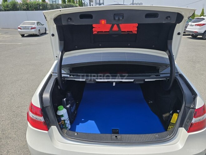 Mercedes E 350 2011, 225,800 km - 3.5 л - Ağcabədi