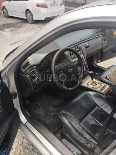 Mercedes E 320 2000, 437,000 km - 3.2 l - Bakı