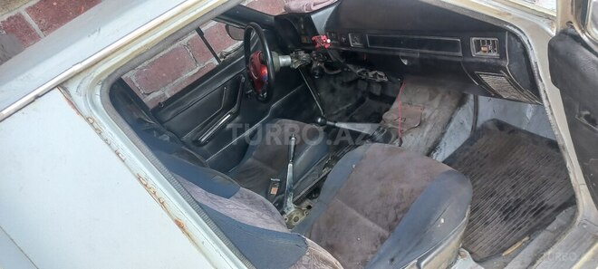 GAZ 24 1984, 650,000 km - 2.5 l - Balakən
