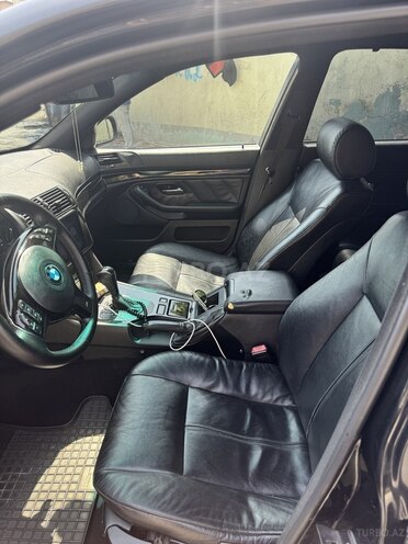 BMW 530 2002, 275,830 km - 3.0 л - Bakı