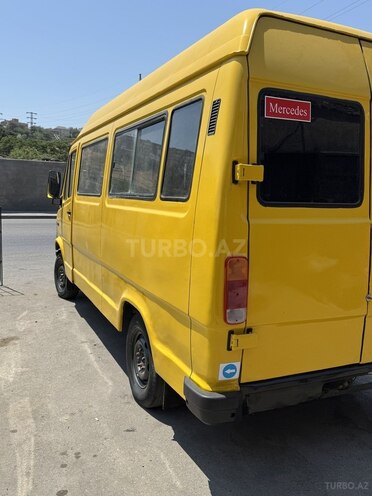 Mercedes 208 D 1993, 230,000 km - 2.3 l - Bakı