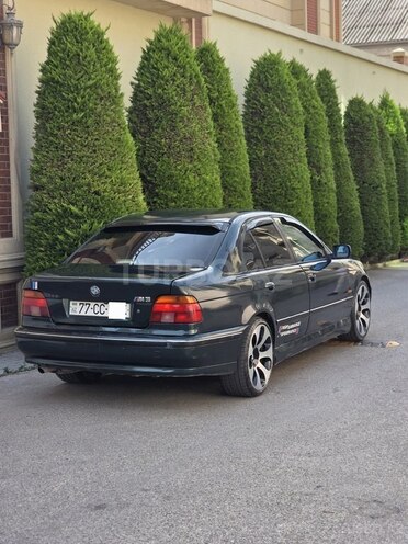 BMW 520 1996, 300,000 km - 2.0 l - Bakı