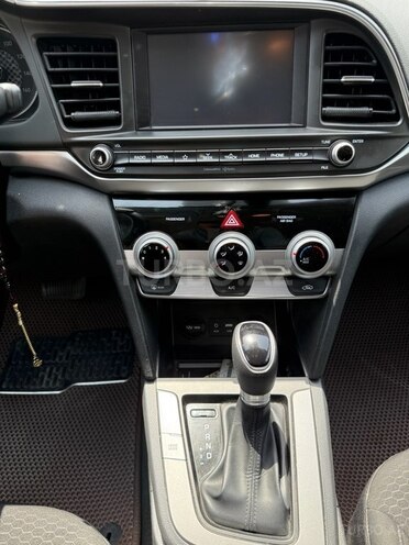 Hyundai Elantra 2019, 133,807 km - 2.0 л - Şəmkir
