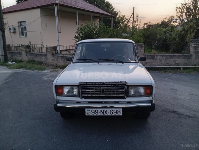 LADA (VAZ) 2107 2004, 85,000 km - 1.6 л - Qax
