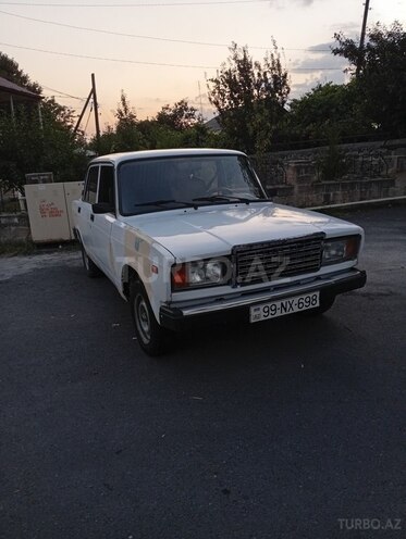 LADA (VAZ) 2107 2004, 85,000 km - 1.6 л - Qax
