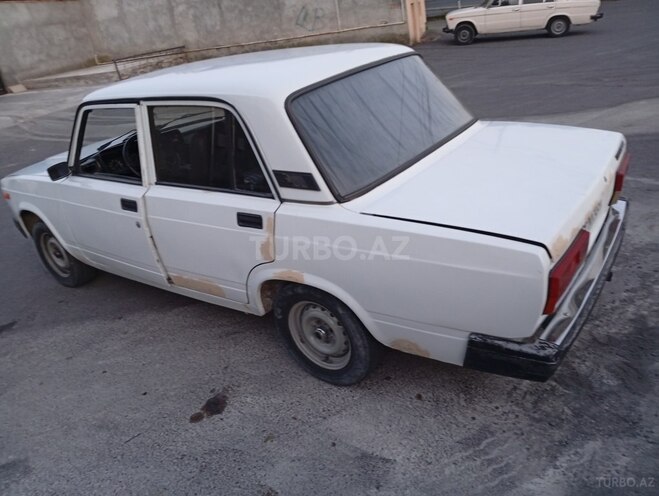 LADA (VAZ) 2107 2004, 85,000 km - 1.6 л - Qax