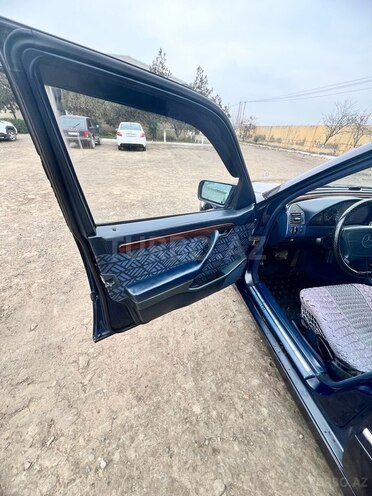 Mercedes C 180 1995, 495,000 km - 1.8 l - Salyan