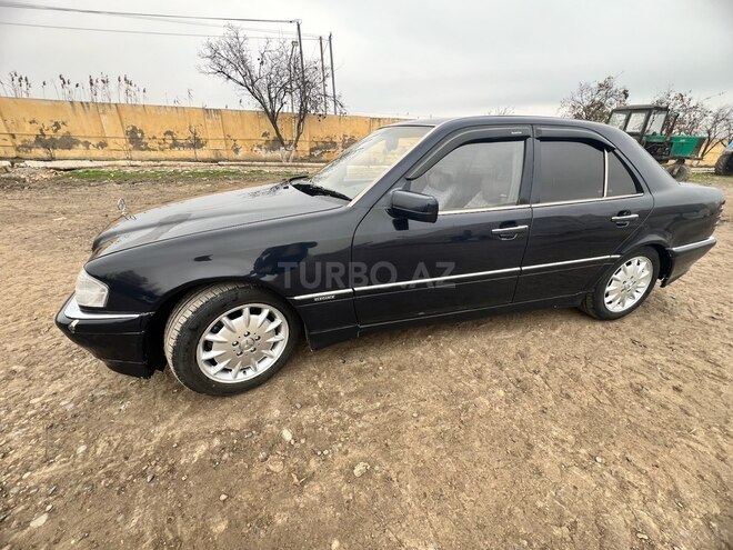 Mercedes C 180 1995, 495,000 km - 1.8 l - Salyan
