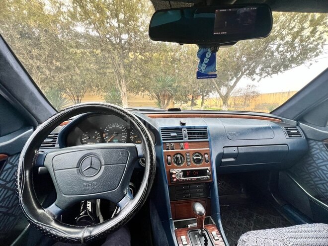 Mercedes C 180 1995, 495,000 km - 1.8 l - Salyan