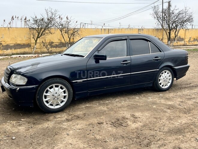 Mercedes C 180 1995, 495,000 km - 1.8 l - Salyan