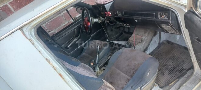 GAZ 24 1984, 350,000 km - 2.5 l - Balakən