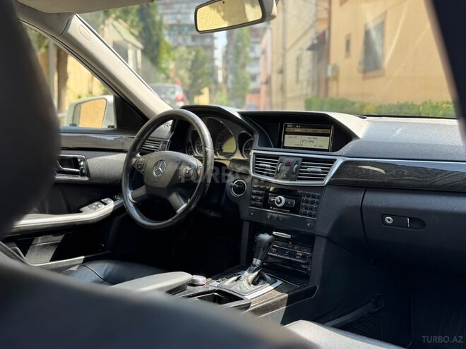 Mercedes E 220-7