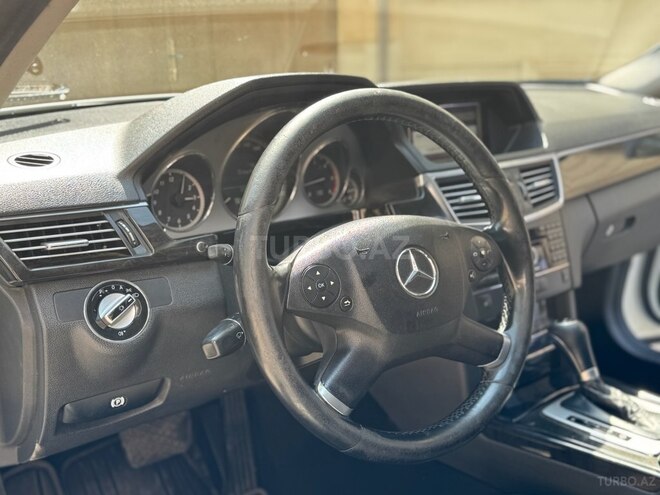 Mercedes E 220-10