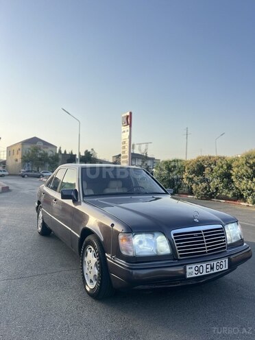 Mercedes E 220 1993, 364,587 km - 2.2 l - Xırdalan