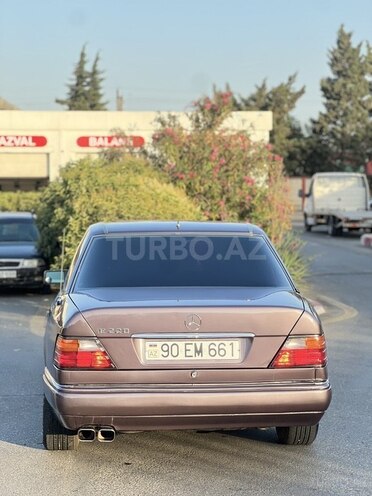Mercedes E 220 1993, 364,587 km - 2.2 l - Xırdalan