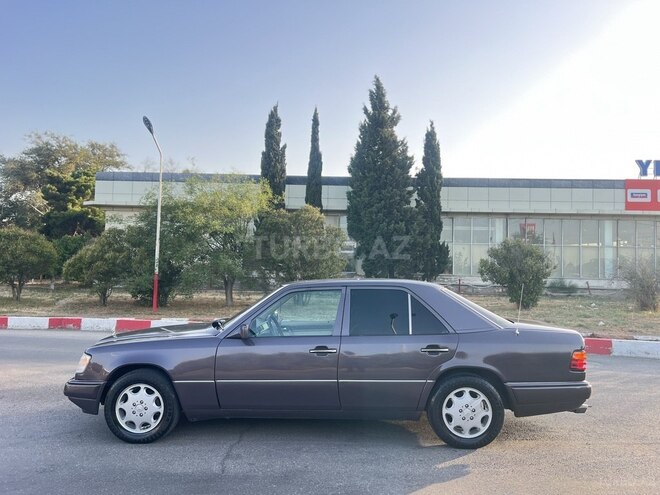 Mercedes E 220 1993, 364,587 km - 2.2 l - Xırdalan