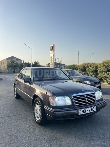 Mercedes E 220 1993, 364,587 km - 2.2 l - Xırdalan