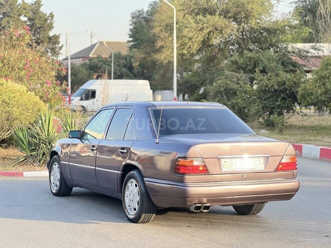 Mercedes E 220 1993, 364,587 km - 2.2 l - Xırdalan