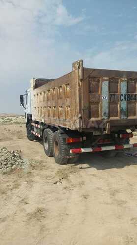 HOWO Sinotruk 2010, 200 km - 9.7 l - Bakı
