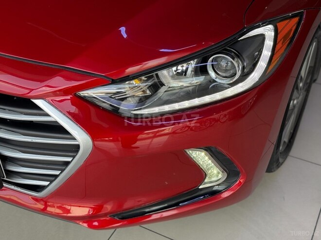 Hyundai Elantra-24