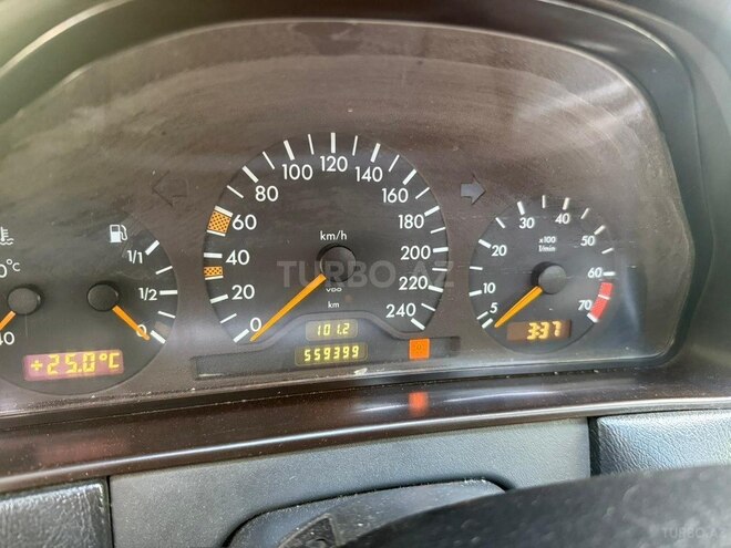Mercedes E 230 1995, 450,000 km - 2.3 l - Bakı