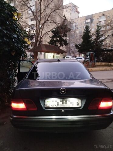 Mercedes E 230 1995, 450,000 km - 2.3 l - Bakı