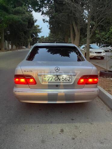 Mercedes E 270 2001, 441,582 km - 2.7 l - Bakı