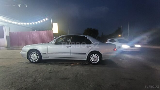 Mercedes E 270 2001, 441,582 km - 2.7 l - Bakı