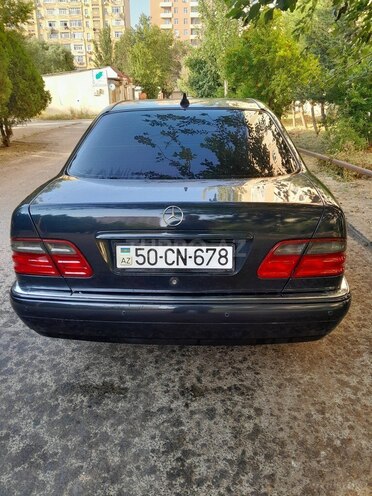 Mercedes E 240 1999, 263,000 km - 2.4 l - Sumqayıt
