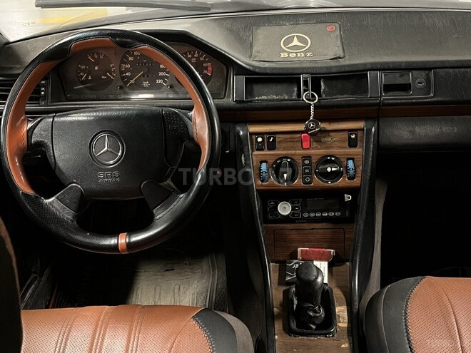 Mercedes E 230 1995, 24,254 km - 2.3 l - Gəncə
