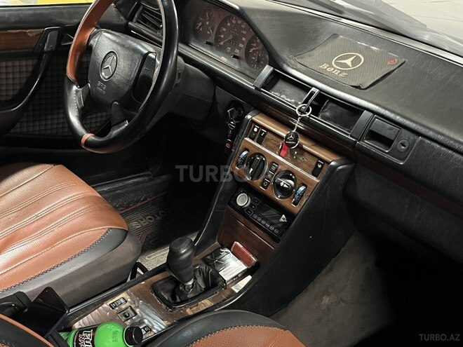 Mercedes E 230 1995, 24,254 km - 2.3 l - Gəncə
