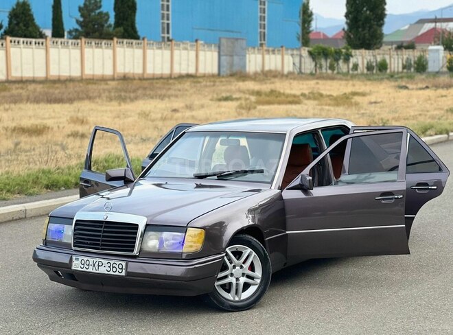 Mercedes E 230 1995, 24,254 km - 2.3 l - Gəncə