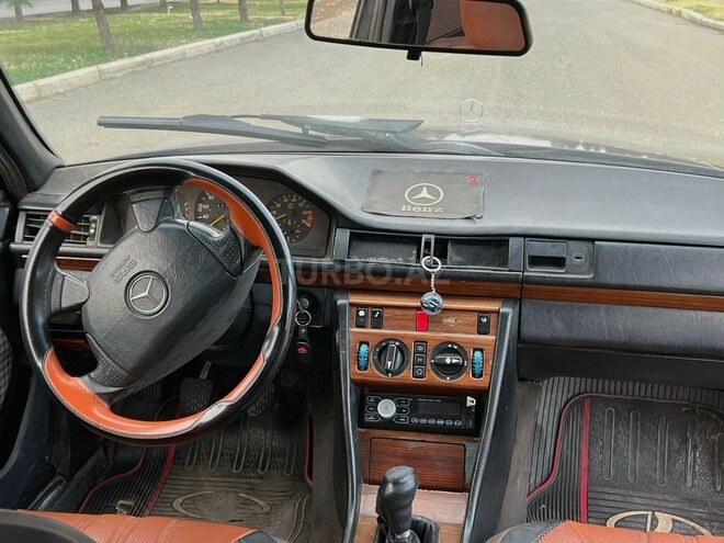 Mercedes E 230 1995, 24,254 km - 2.3 l - Gəncə