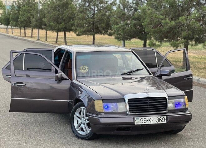 Mercedes E 230 1995, 24,254 km - 2.3 l - Gəncə
