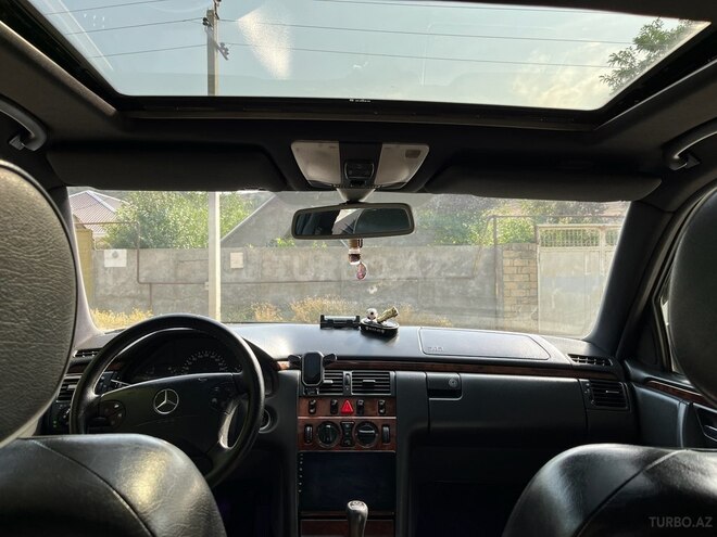 Mercedes E 260 1999, 354,000 km - 2.6 l - Xızı