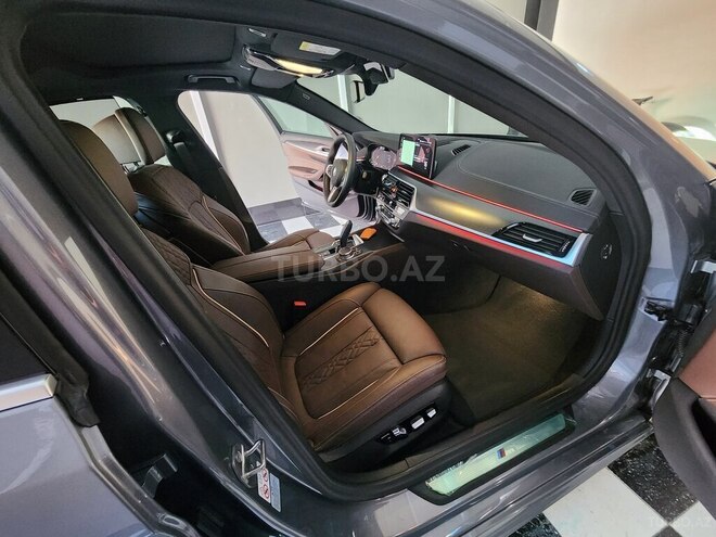 BMW 523 2022, 2,800 km - 2.0 l - Bakı