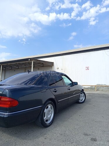 Mercedes E 240 1998, 435,000 km - 2.4 l - Bakı