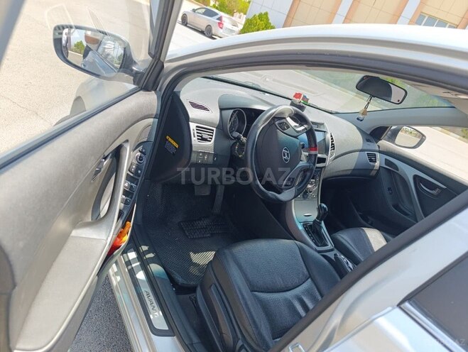 Hyundai Avante 2015, 116,000 km - 1.6 л - Naxçıvan