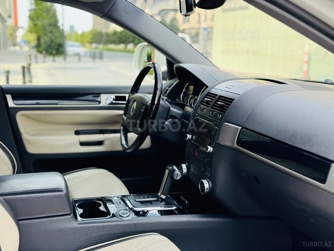 Volkswagen Touareg 2008, 185,100 km - 4.2 л - Bakı