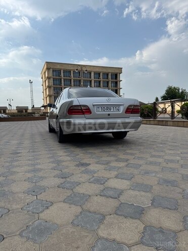 Mercedes E 270 2000, 341,000 km - 2.7 l - İmişli