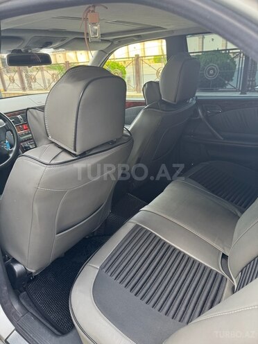 Mercedes E 270 2000, 341,000 km - 2.7 l - İmişli