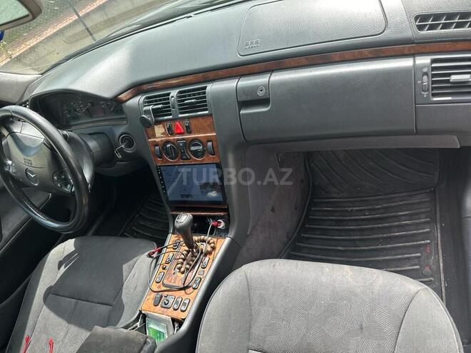 Mercedes E 240 1999, 470,000 km - 2.4 l - Göyçay