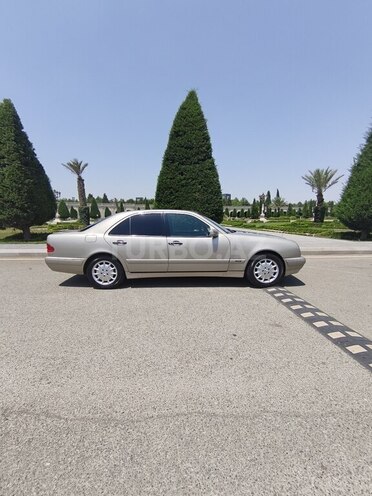 Mercedes E 240 1998, 294,582 km - 2.4 l - Gəncə