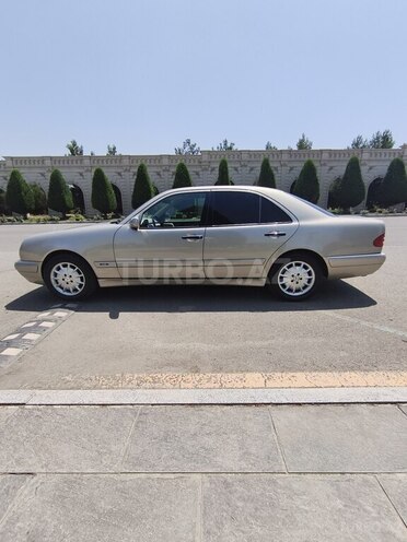Mercedes E 240 1998, 294,582 km - 2.4 l - Gəncə