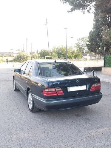 Mercedes E 240 2000, 358,000 km - 2.6 l - Şirvan