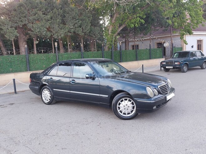 Mercedes E 240 2000, 358,000 km - 2.6 l - Şirvan