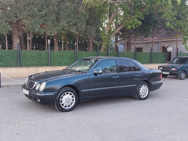 Mercedes E 240 2000, 358,000 km - 2.6 l - Şirvan