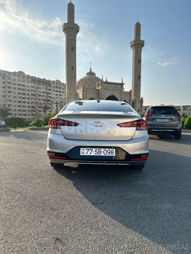 Hyundai Elantra 2019, 106,217 km - 2.0 l - Bakı